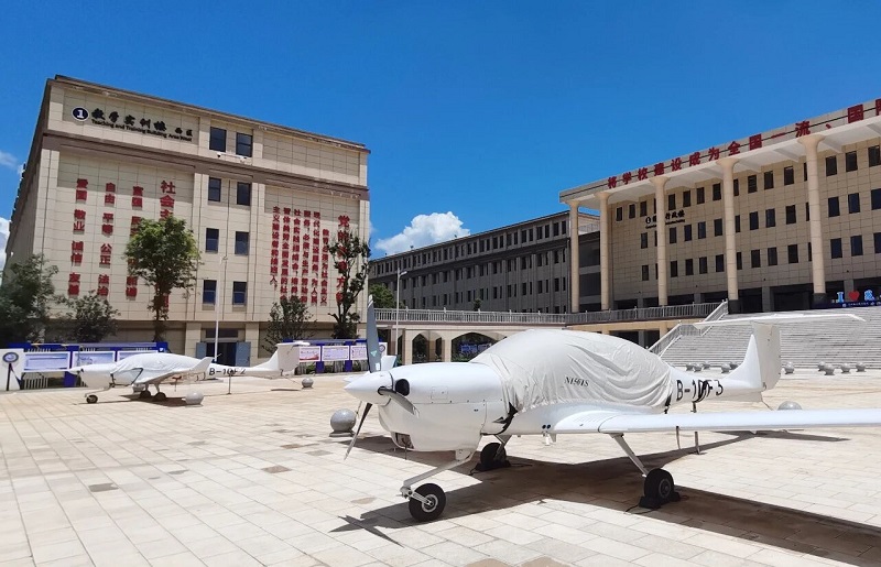 昆明航空职业学院.jpg